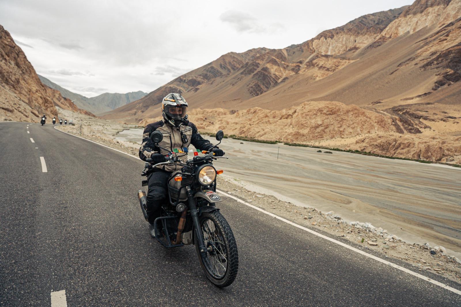 Leh to Leh Including Umling La image 2